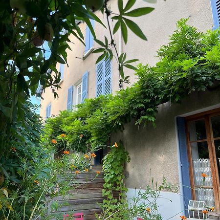Clos St Joseph Oullins Ngoại thất bức ảnh